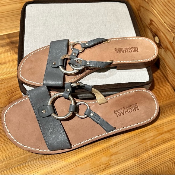 Michael Kors leather sandals Retail $88 SALE. 503 - Picture 7 of 12